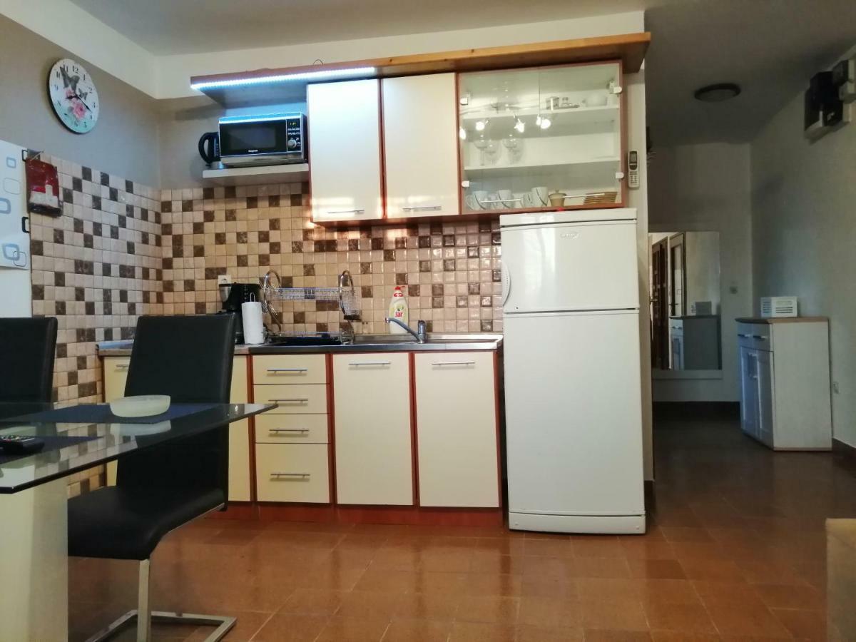 Apartmani Petra Vrsi Exterior photo