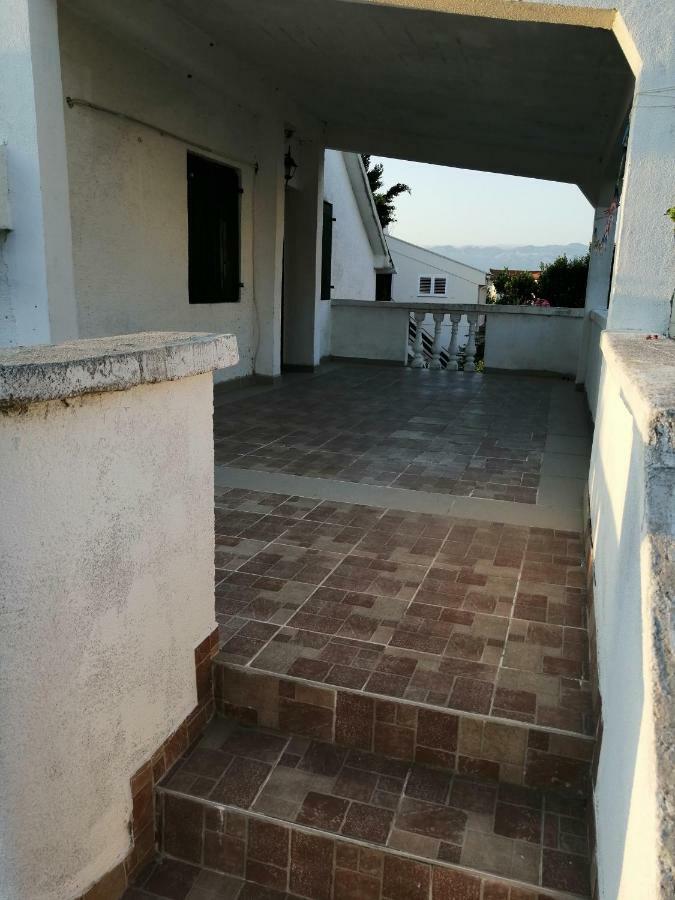 Apartmani Petra Vrsi Exterior photo