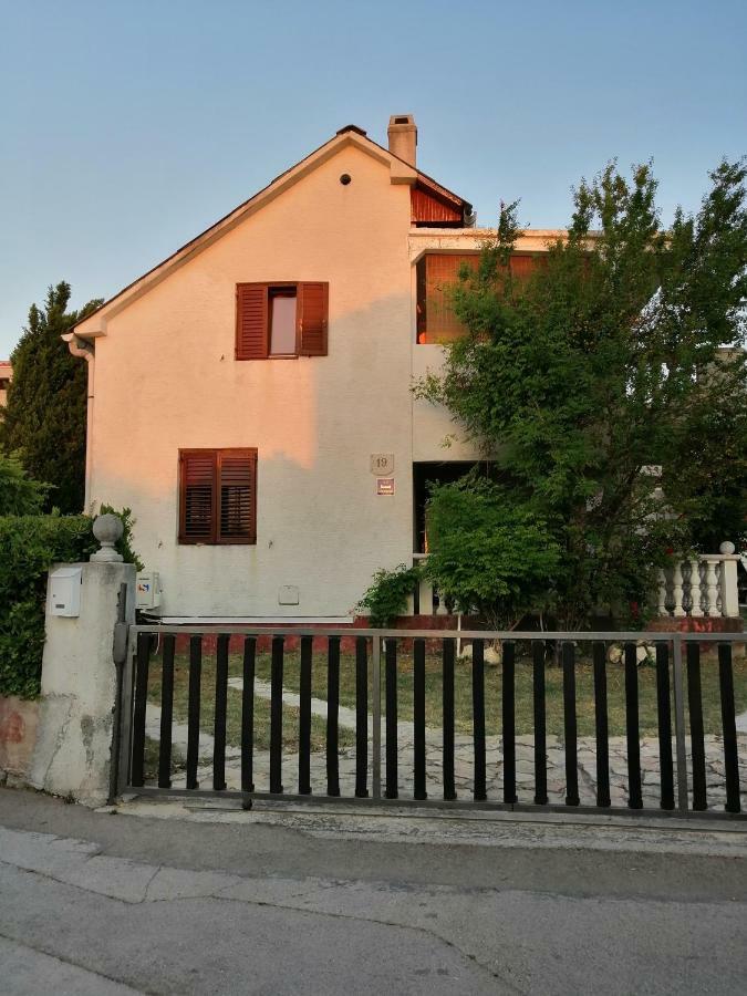 Apartmani Petra Vrsi Exterior photo