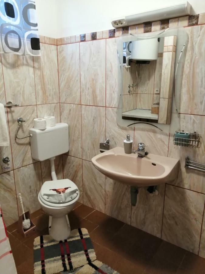 Apartmani Petra Vrsi Exterior photo