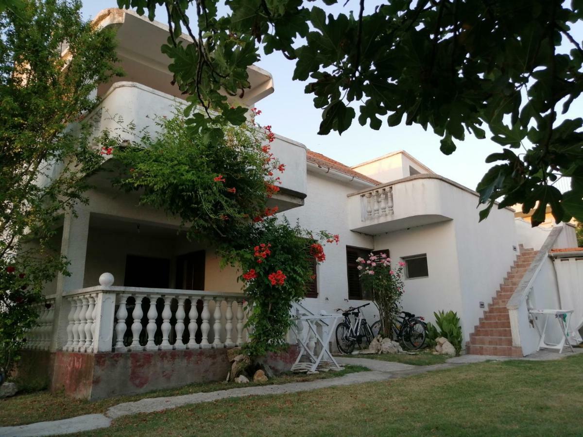 Apartmani Petra Vrsi Exterior photo